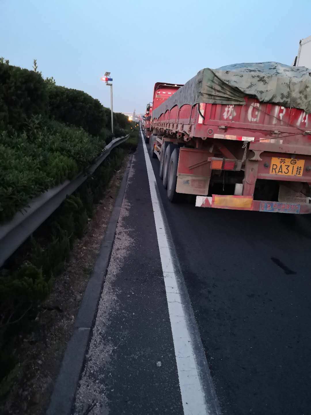 沈海高速路况实时查询:堵车缓行,沈海高速,咋滴了,我在高速上睡醒一觉