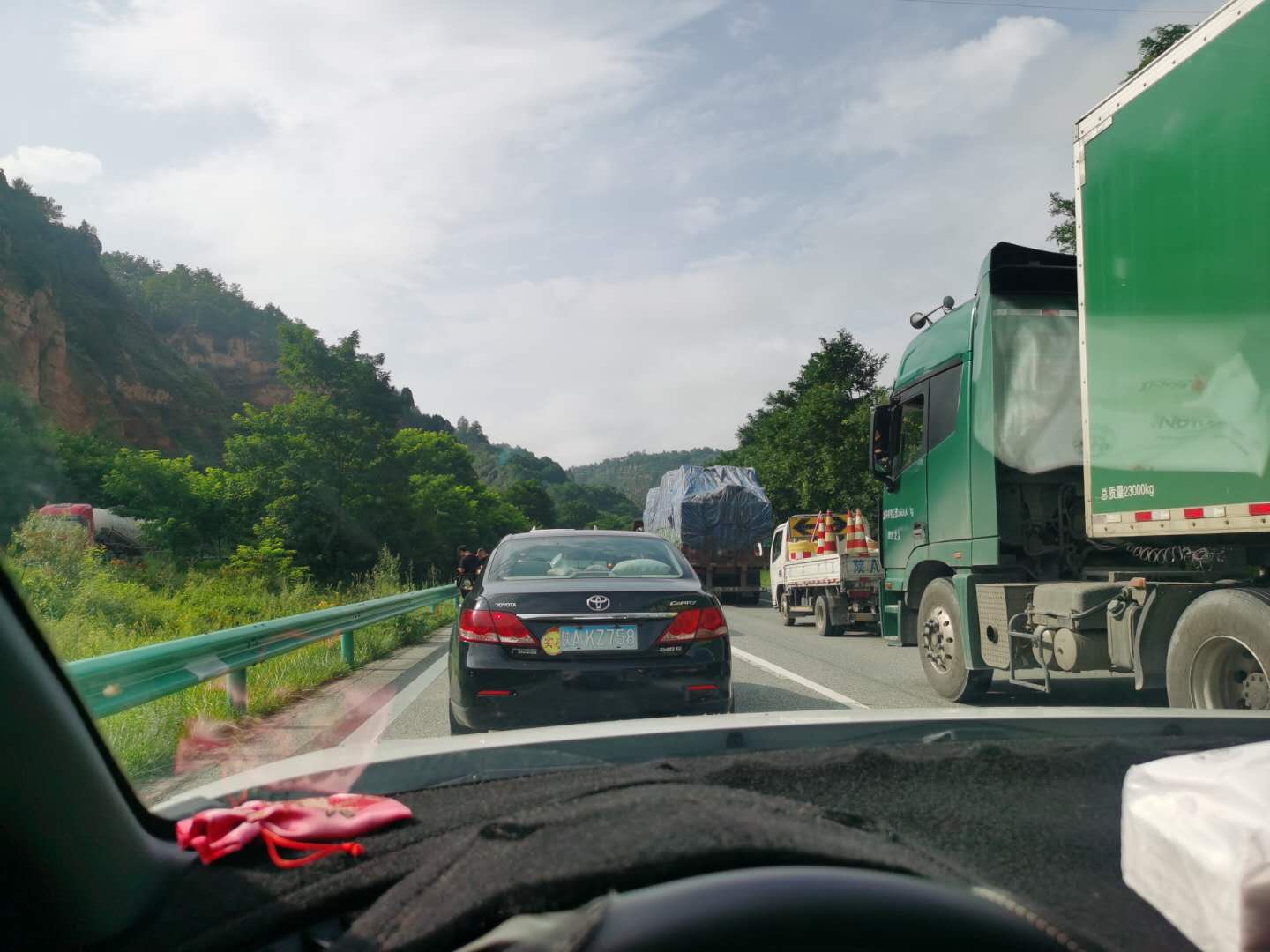 包茂高速路况实时查询:堵车缓行,包茂高速富县附近